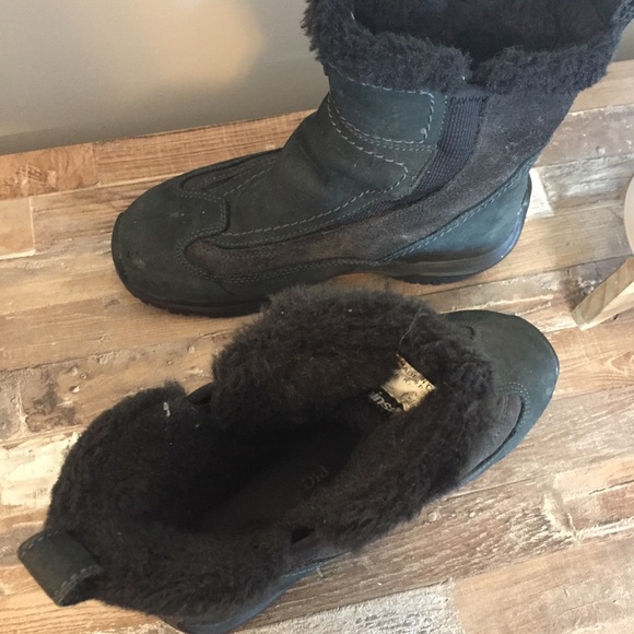 Columbia Winter Boots - Picture 2 of 16